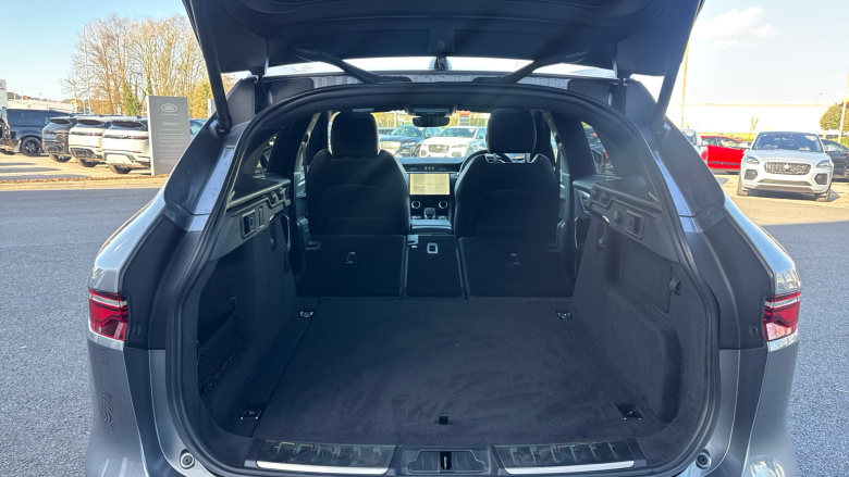 Jaguar F-Pace 2.0 D200 R-Dynamic SE Black 5dr Auto AWD Diesel Estate